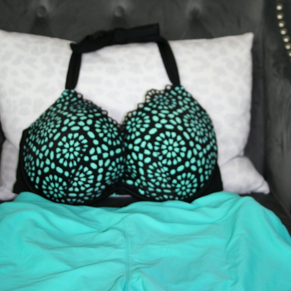 Swim shorts with bikini top (36DD/Medium bottom) Mint/ Black